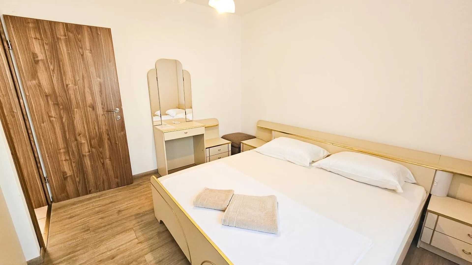 Vitafran Pinezici  Apartment